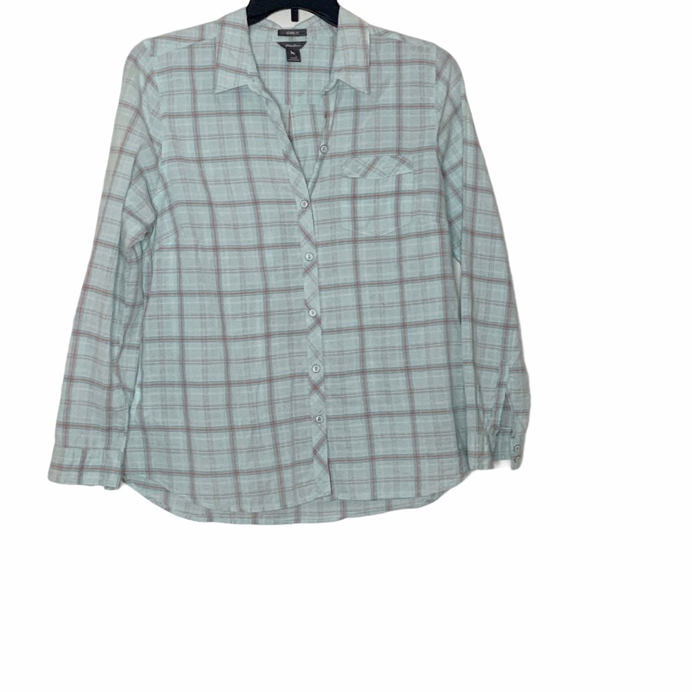 𝅺eddie BAUER light green buttoned down shirt . SZ L
